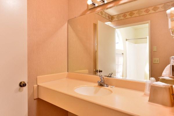 Americas Value Hotel 2*