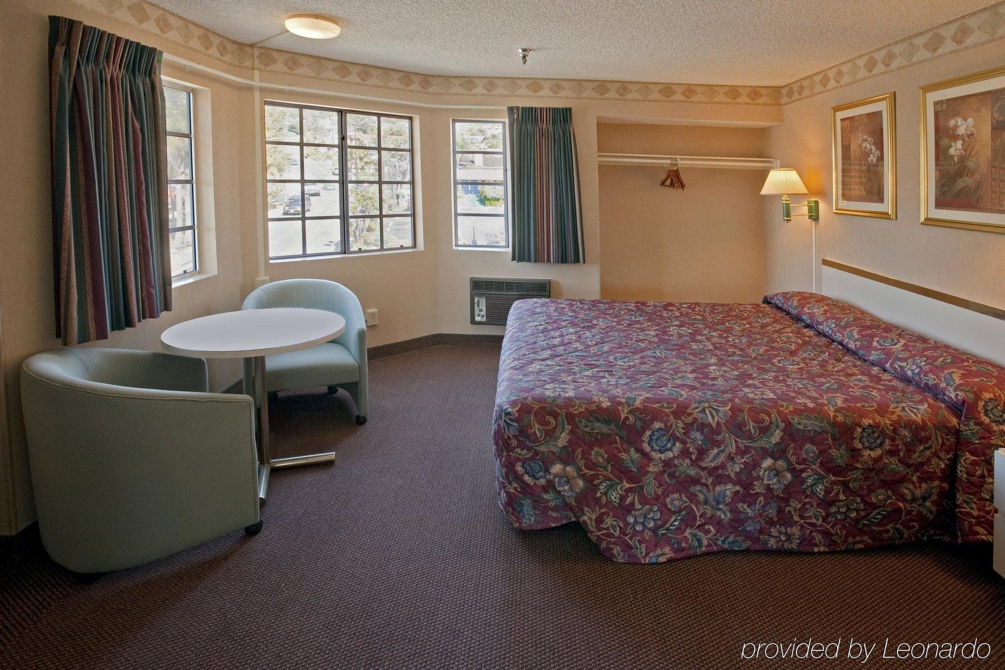 Americas Value Hotel 2*